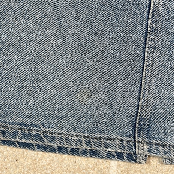 Vintage Women's Sisley Light Wash Denim Skirt - Picture 2 of 5